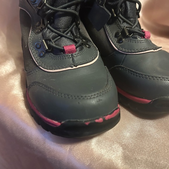 Timberland Girls Boots - Picture 5 of 9